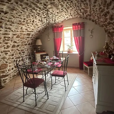 Le Clos Fleuri 3*